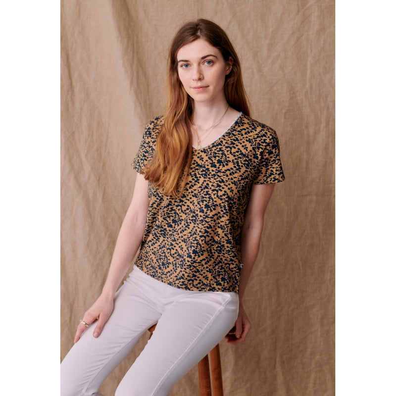 Cynthia Short Sleeve T-shirt - Light Brown Pattern